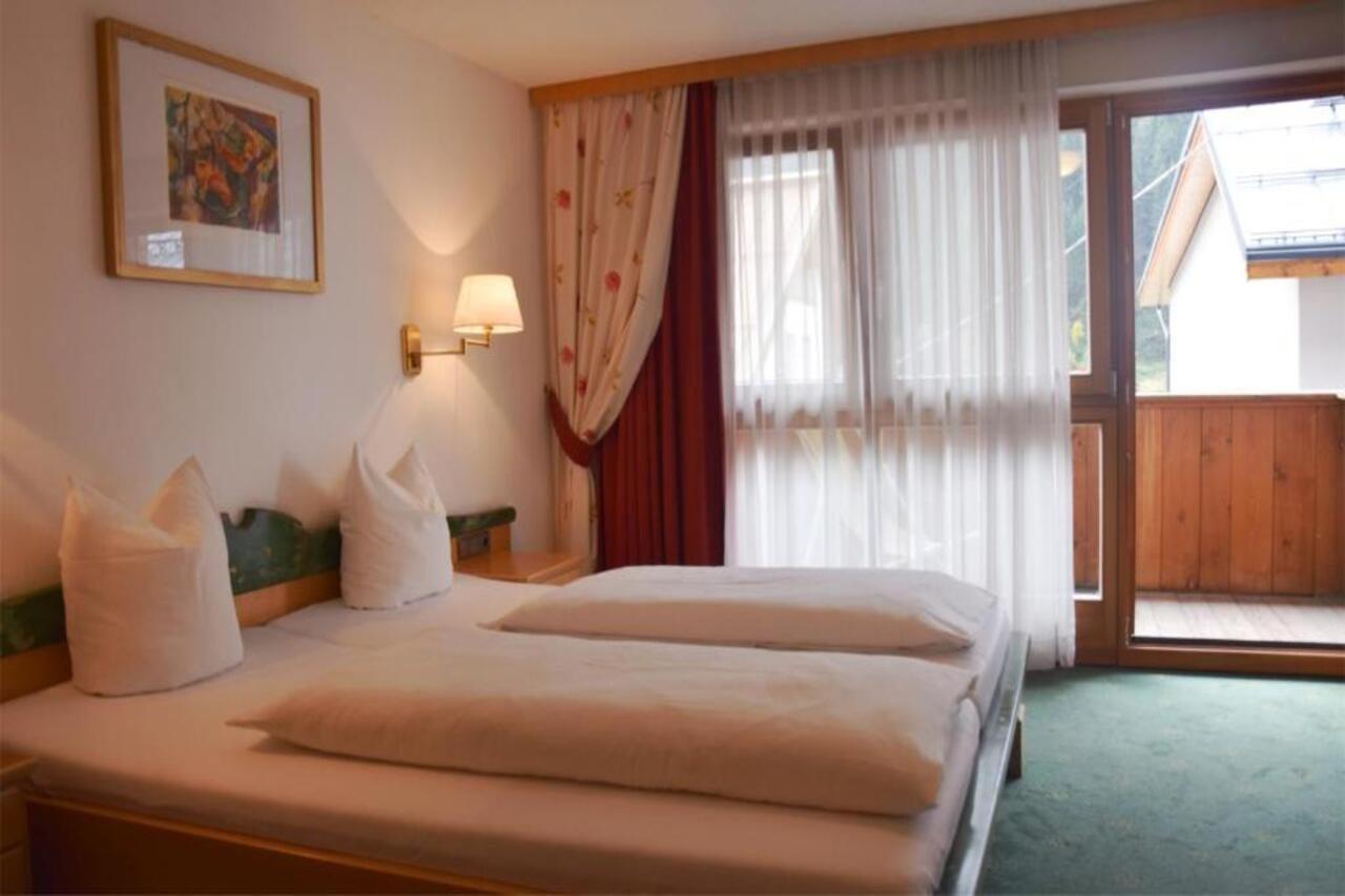 Berghotel Basur - Das Schihotel Am Arlberg Flirsch Exterior foto