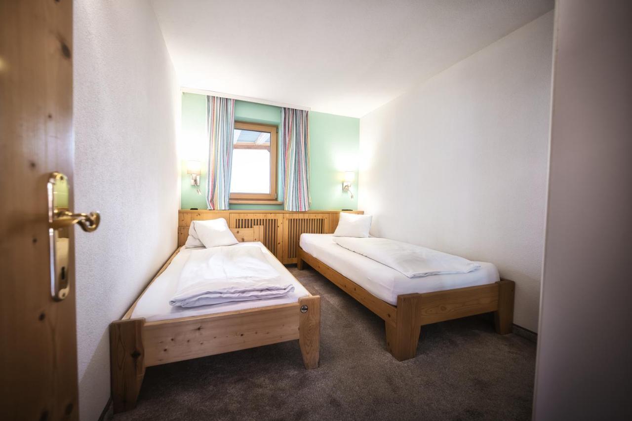 Berghotel Basur - Das Schihotel Am Arlberg Flirsch Exterior foto