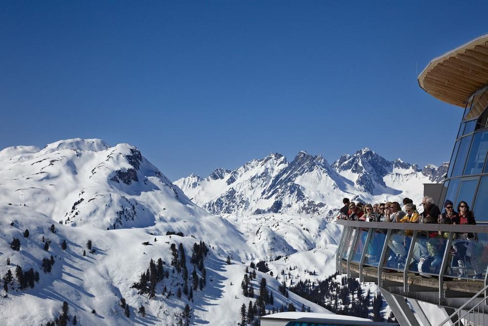 Berghotel Basur - Das Schihotel Am Arlberg Flirsch Exterior foto