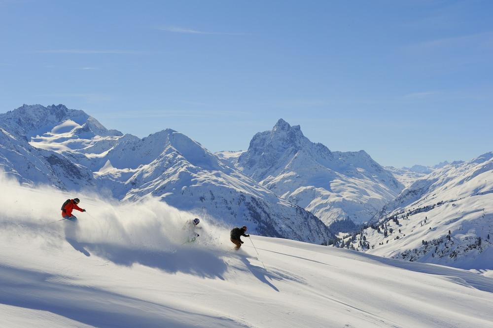Berghotel Basur - Das Schihotel Am Arlberg Flirsch Exterior foto